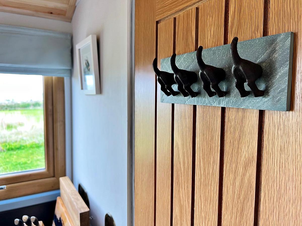 Luxury Shepherd Hut In The Peak District ベイクウェル エクステリア 写真