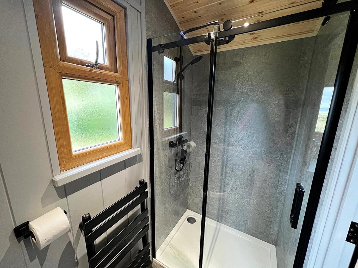 Luxury Shepherd Hut In The Peak District ベイクウェル エクステリア 写真